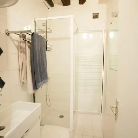 Hostnfly - Modern Studio In The Heart Of The Latin Quarter *